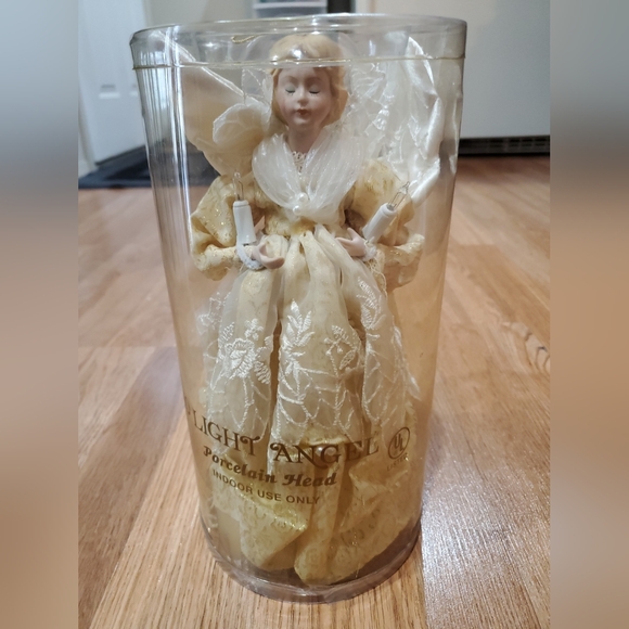 Vintage Angel Lighted Christmas Tree Topper Porcelain Head *Needs New Bulbs - Picture 7 of 7